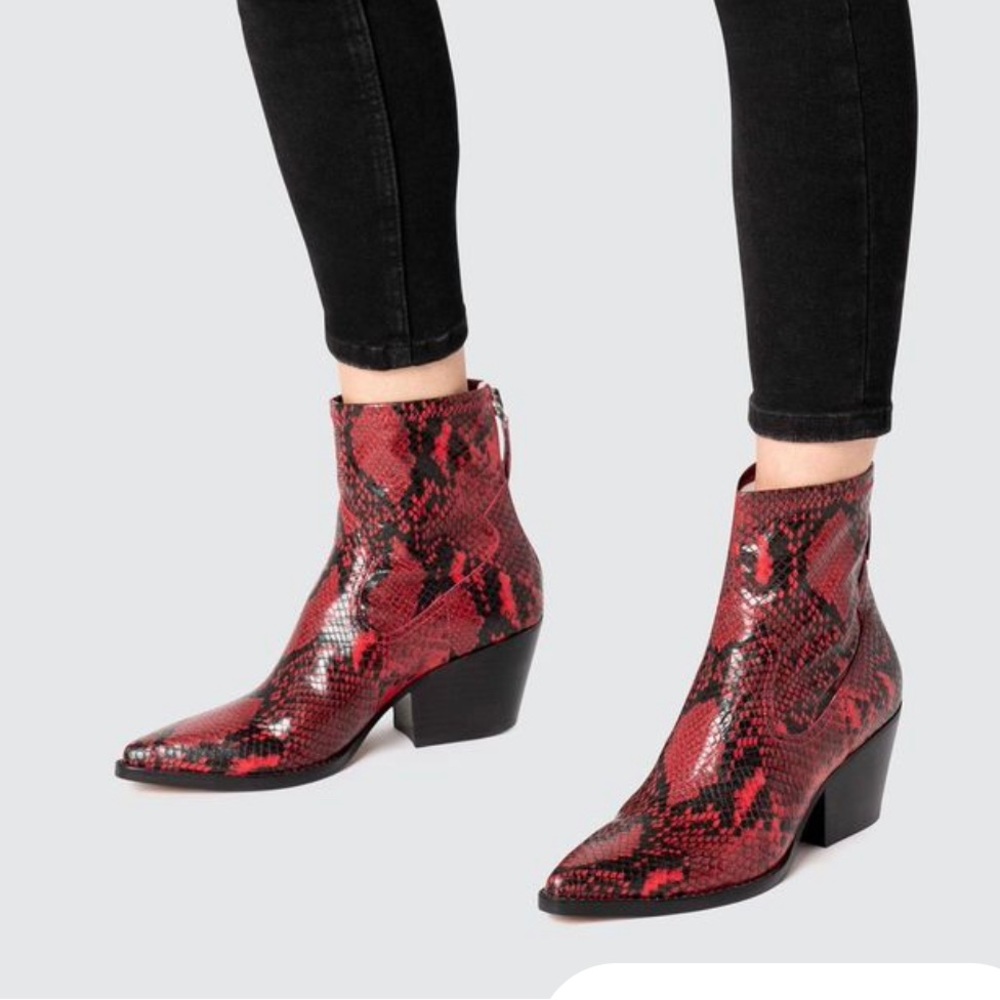 Dolce Vita NIB red leather snakeskin print booties size 9